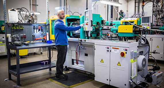 2022世界杯足球赛时间表注塑机操作员