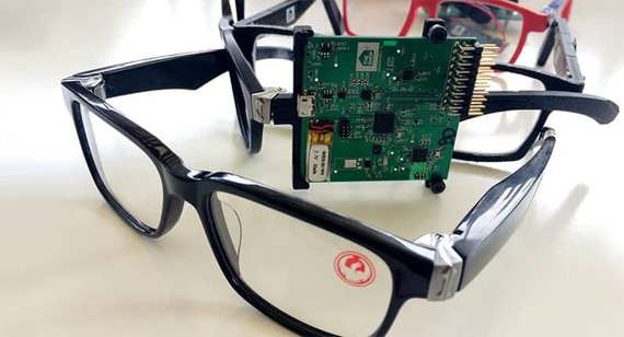 Occhiali per il fitness tracking progettati da VSP