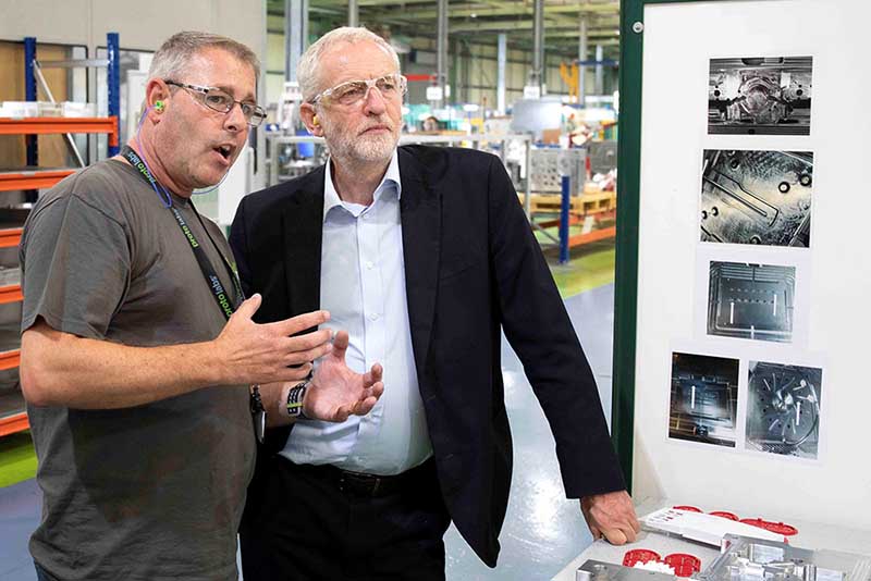 Jeremy Corbyn参观位于Telford的Protolabs制造工厂(©Protolabs 2018)