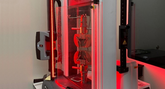 Machine Instron