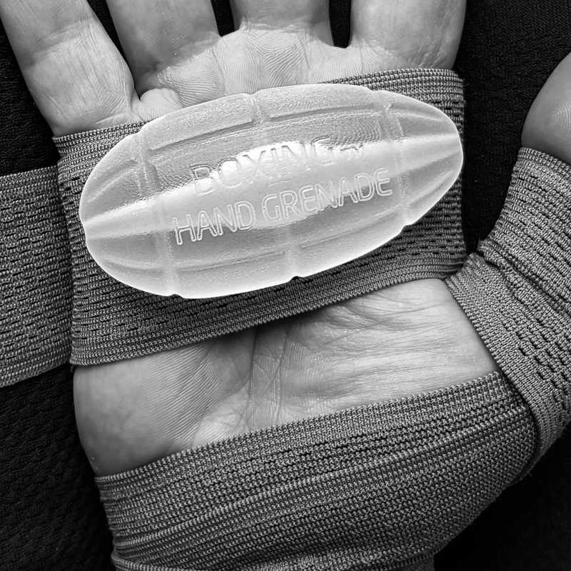 狗和骨头的项目，d'arte创作达Eli Castelli