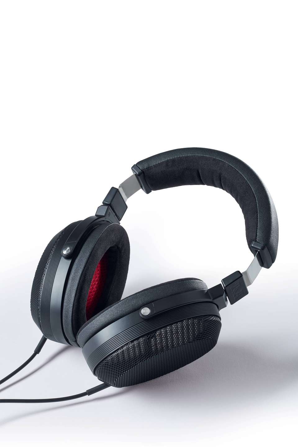 T+A Solitaire headphones created with support from Protolabs' injection moulding service