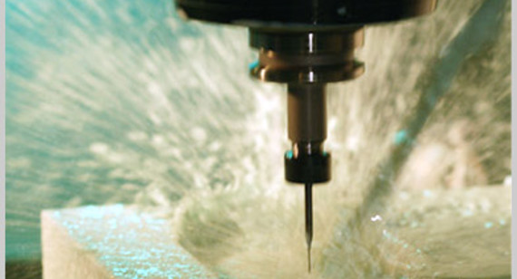CNC Bearbeitung eines Werkzeuges