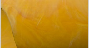 用黄色着色剂制成的尼龙材料的旋流效果样品。