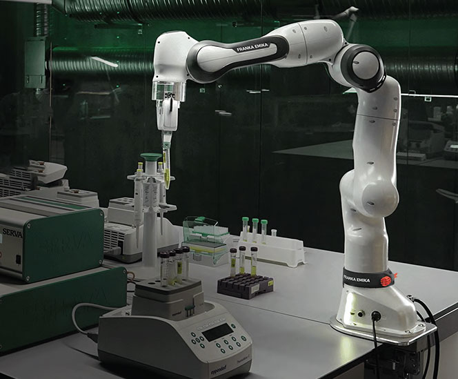 Robotics arm